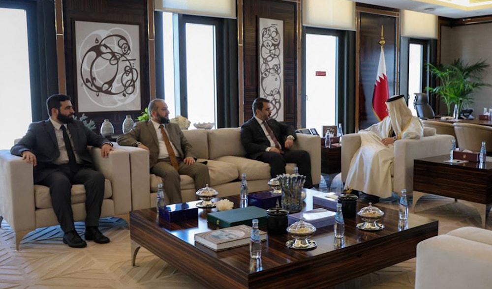 وزبر الخارجية القطري محمد بن عبد الرحمن يستقبل الوفد الوزاري السوري (أ ف ب)