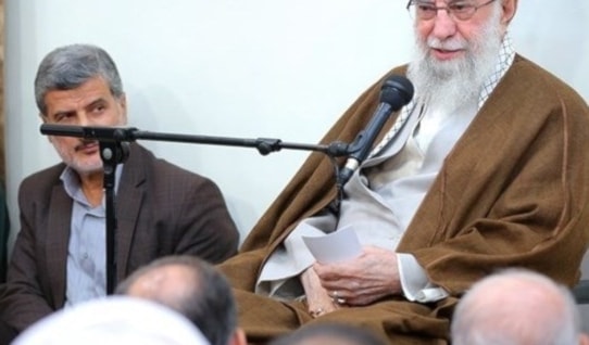 خامنئي خلال استقباله القائمين على إحياء ذكرى شهداء محافظ فارس