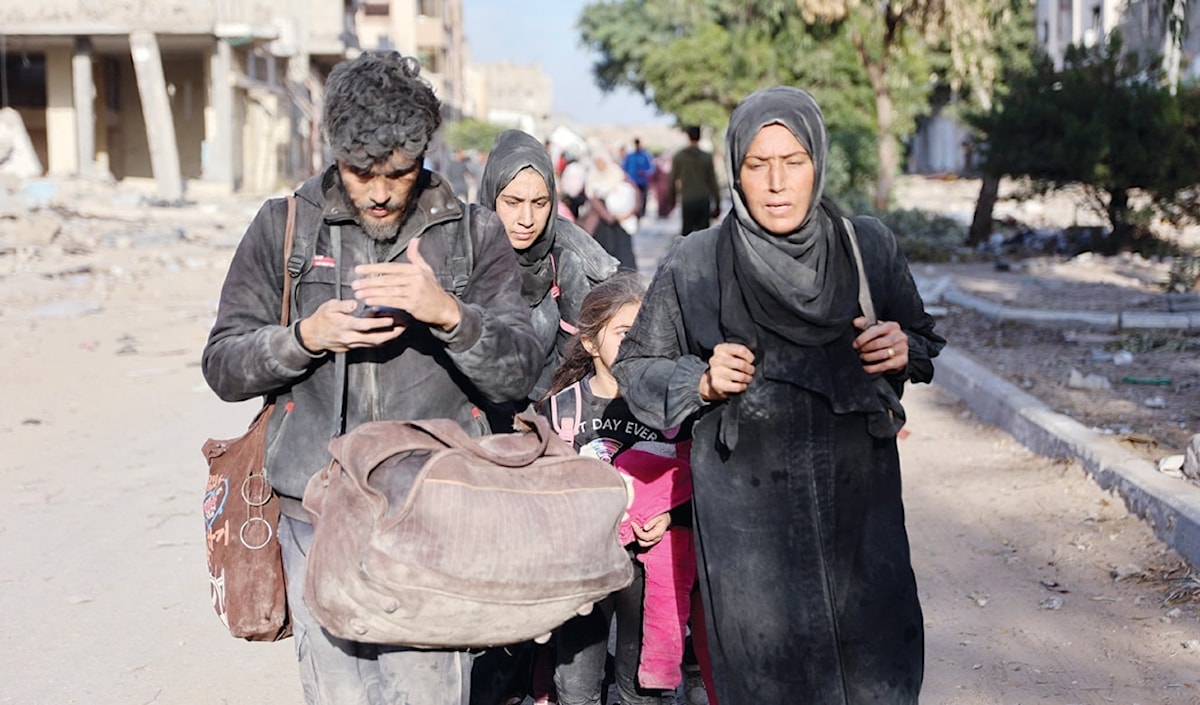 أُجبر الذين صمدوا طوال 45 يوماً في أكثر مناطق القطاع سخونة على النزوح أخيراً (أ ف ب)