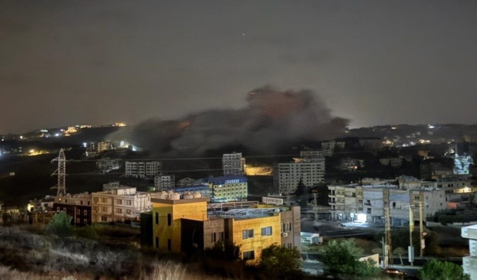 من الويب