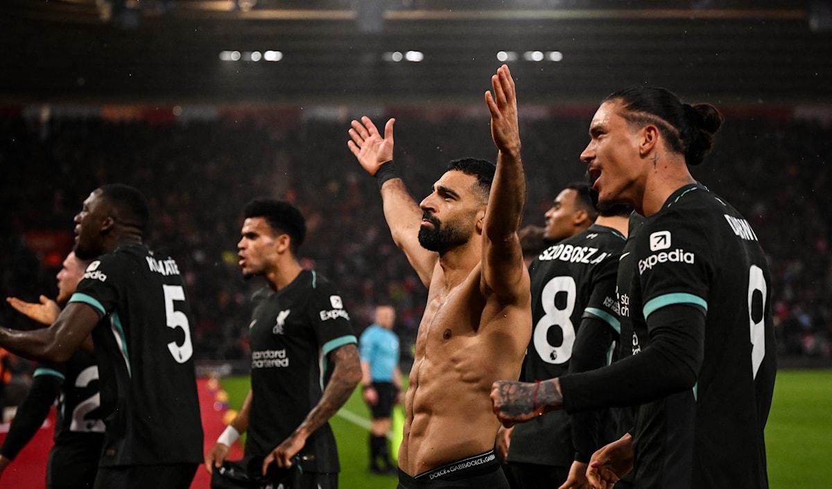 قاد محمد صلاح ليفربول للفوز على ساوثمبتون 3-2 (أ ف ب)