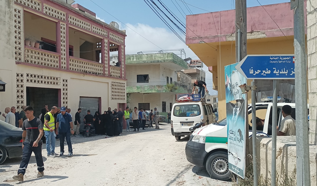 «سأحدثكم عن أيمن»... صاحب القبرين
