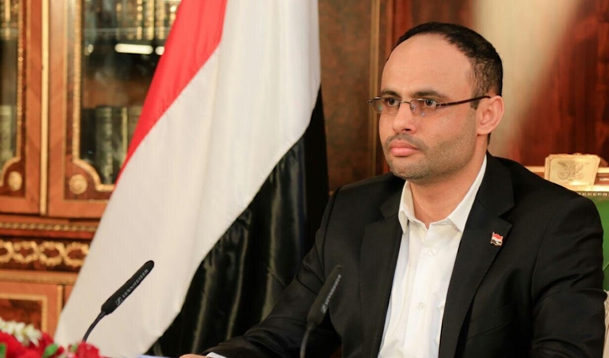 من الويب