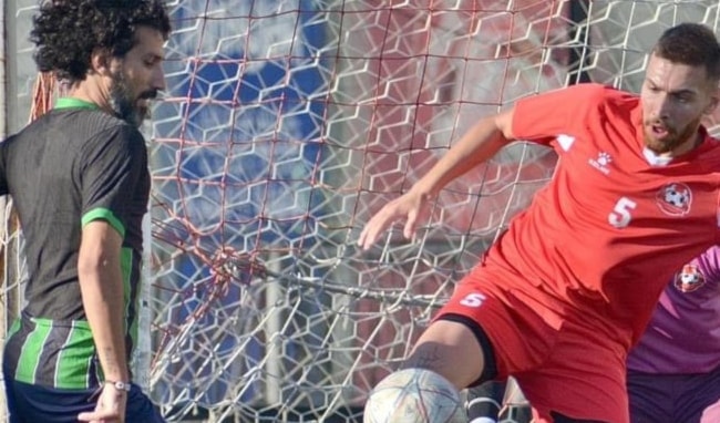 الملاعب الشعبية قلب الحركة الكروية في الحرب