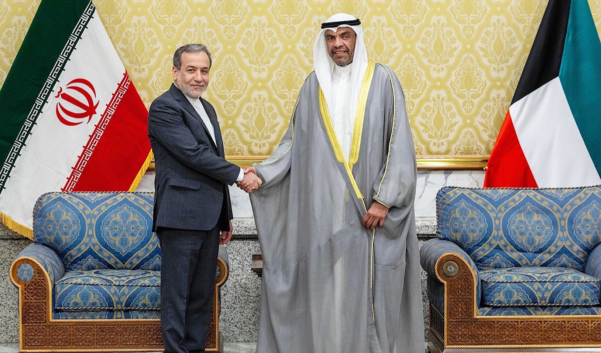 أكد عراقجي أن بلاده «لا تريد الحرب في المنطقة» لكنها «مستعدّة لها ولأيّ سيناريو آخر» (أ ف ب)