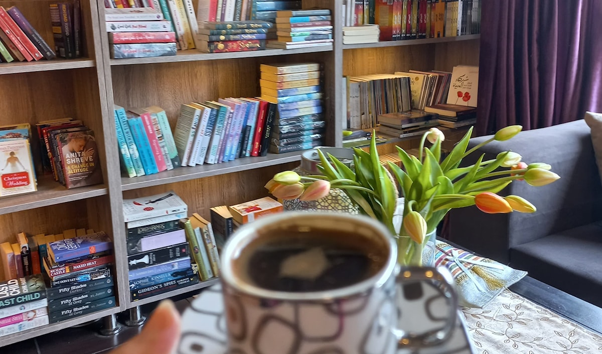 إصابة مقرّ المكتبة في بلدة دير قانون النهر  في جنوب لبنان بأضرار جسيمة جراء غارة إسرائيلية استهدفت محيطها