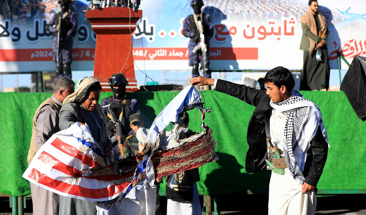 انقسام بين معارضي "أنصار الله" حول الدعوات إلى نقل النموذج السوري إلى اليمن (أ ف ب)