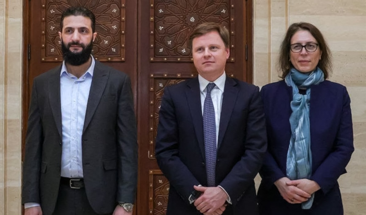 عقد وفد بريطاني رفيع المستوى لقاء مع الشرع (أ ف ب)