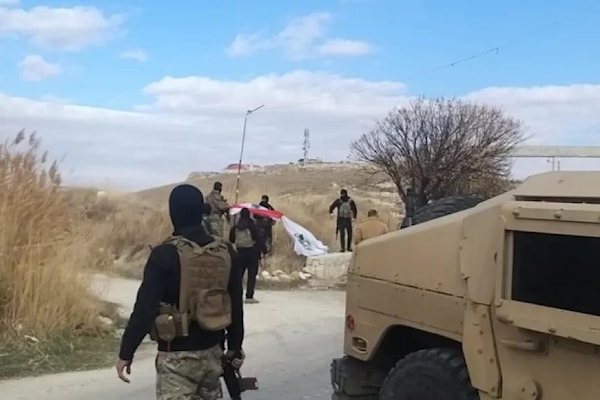 «القيادة العامة» تُخلي كل مواقعها: سلاحنا هدية للجيش