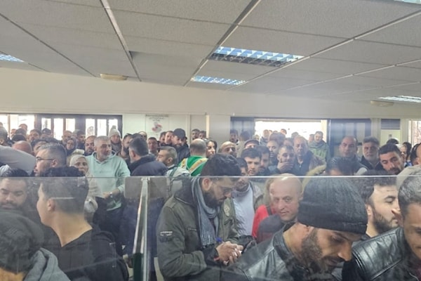 ازدخام في الأمن العام في المصنع (الأخبار)