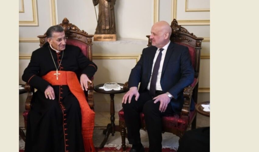 وزير الداخلية والبلديات بسام مولوي والبطريرك مار بشارة بطرس الراعي (من الويب)
