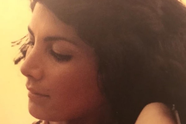سامية عسيران رحلت في «ظلال الحرب والسلم»