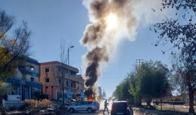 غارة على سيارة قرب حاجز للجيش في بنت جبيل