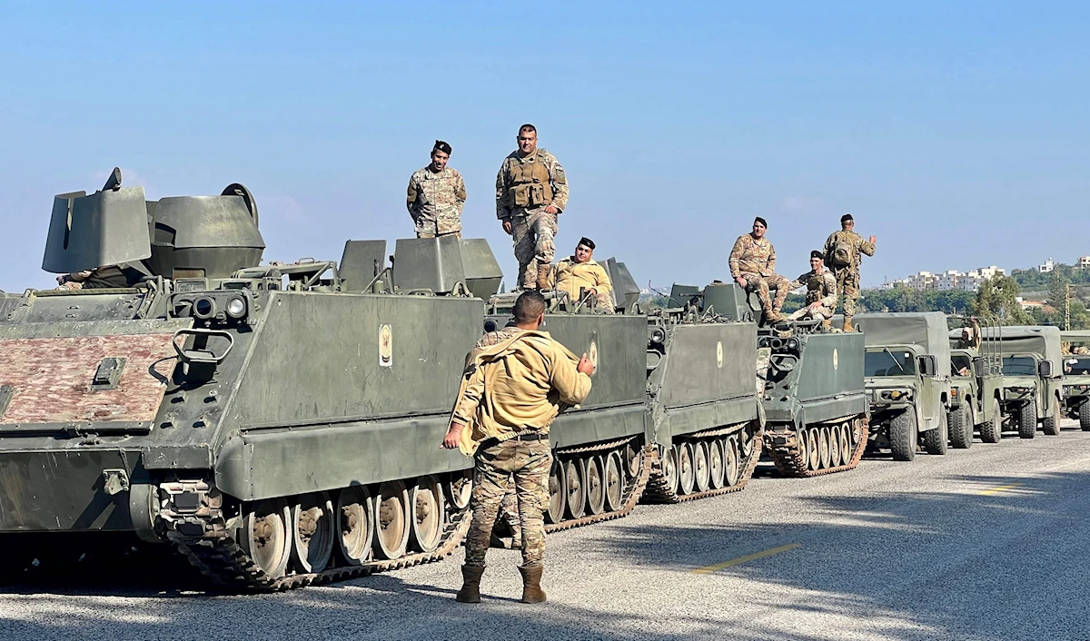 طلبت بلدية ميس الجبل من أهالي البلدة «عدم المغامرة والالتزام بتوجيهات الجيش اللبناني» (أ ف ب)