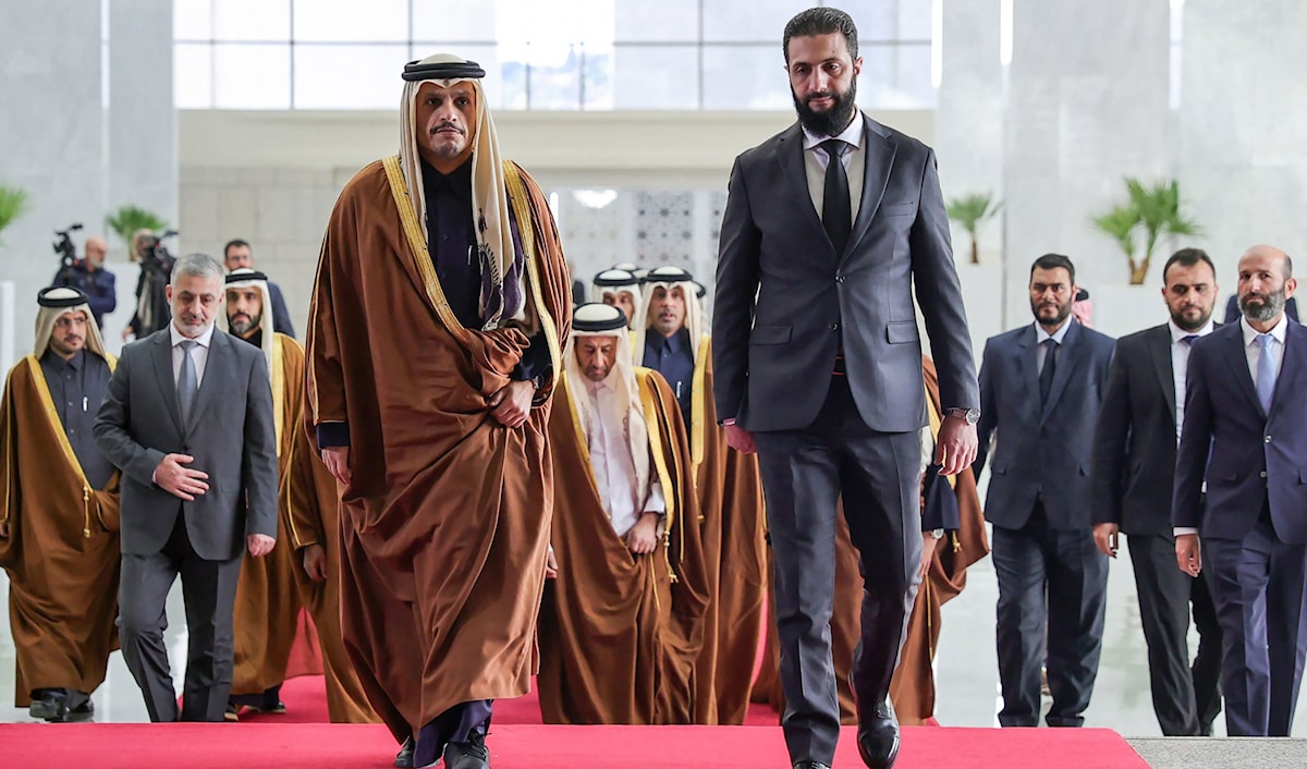 يُعتبر آل ثاني أرفع مسؤول قطري يزور سوريا منذ 13 عاماً  (أ ف ب)