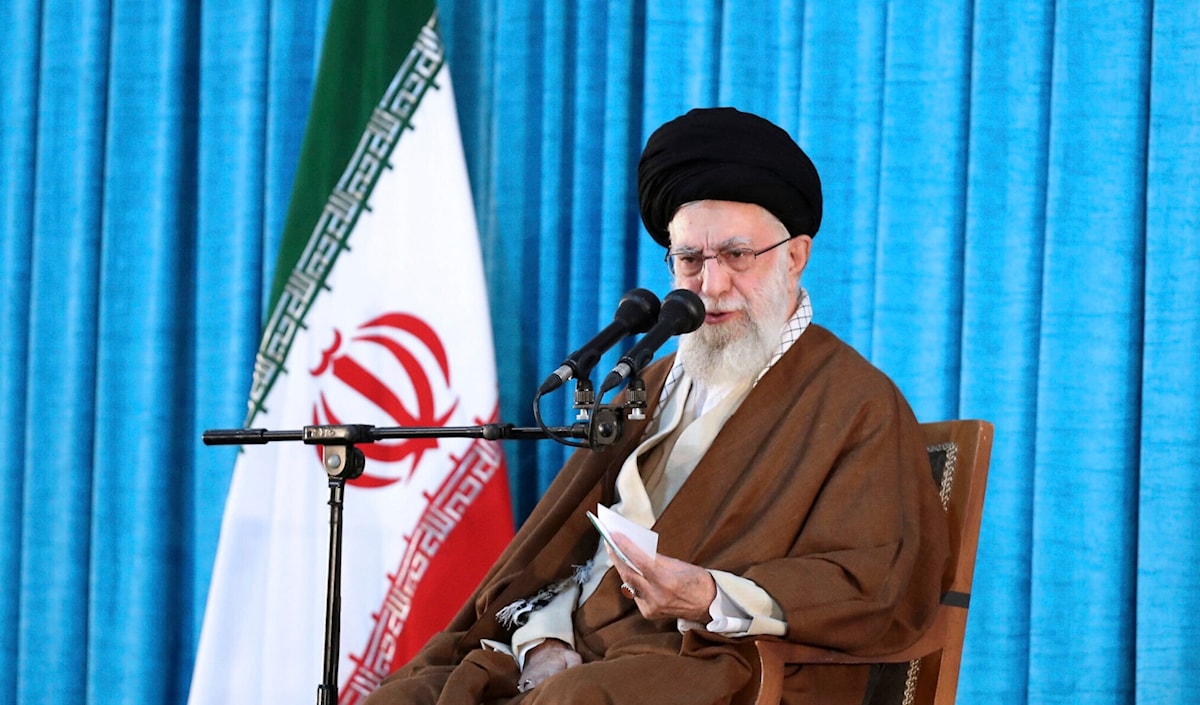قائد الثورة الإسلامية علي خامنئي