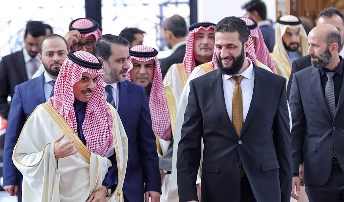 تتّسق زيارة ابن فرحان مع توجهات بلاده لاحتضان عمل عربي - إقليمي – دولي مشترك حول سوريا (أ ف ب)