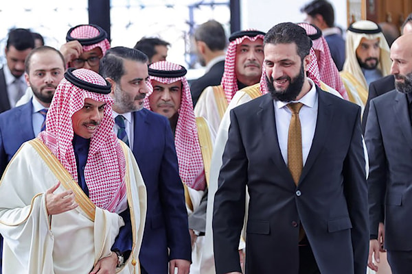 تتّسق زيارة ابن فرحان مع توجهات بلاده لاحتضان عمل عربي - إقليمي – دولي مشترك حول سوريا (أ ف ب)