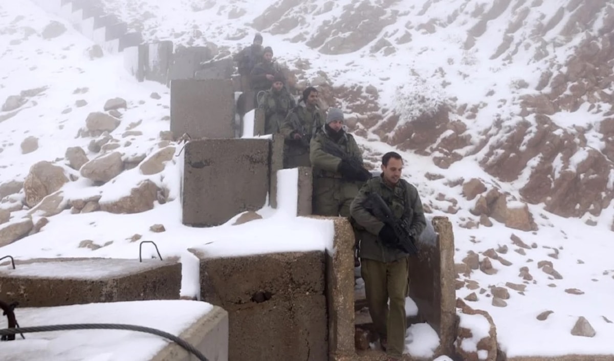 الاحتلال ينشئ قاعدة مزودة بطائرات مروحية في جبل الشيخ (من الويب)