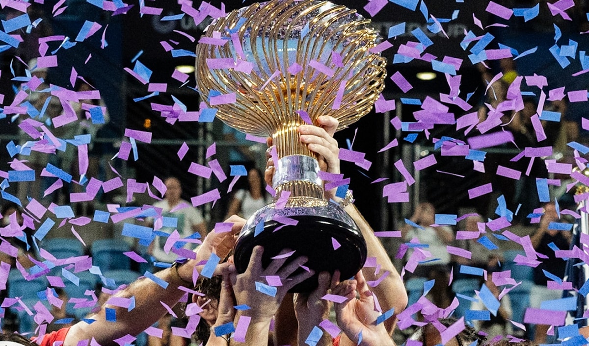 فاز المنتخب الامريكي على بولندا في النهائي