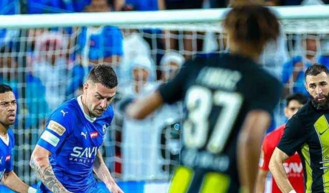 على ملعب المملكة أرينا يتبارز الهلال مع ضيفه الاتحاد بعد أن هيمن عليه في آخر ثماني مواجهات