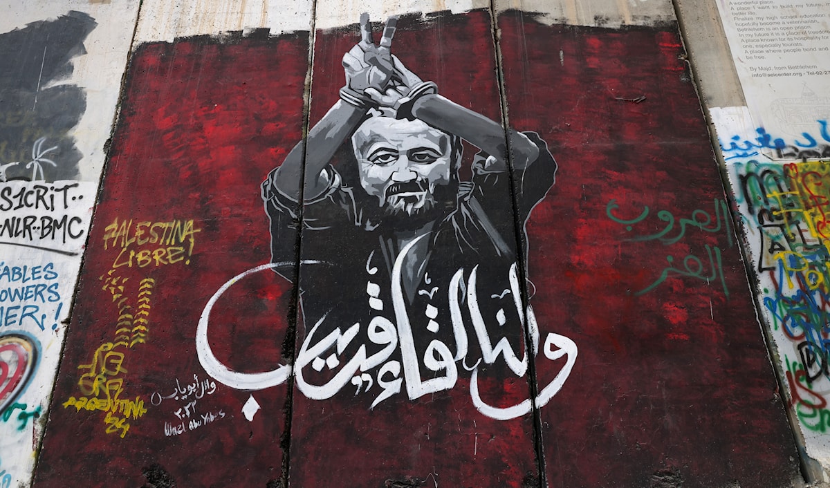 أصرّ الاحتلال على موقفه الرافض للإفراج عن مروان البرغوثي، وبعض كبار قادة «القسام» (أ ف ب)