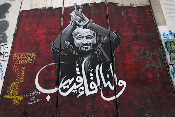 أصرّ الاحتلال على موقفه الرافض للإفراج عن مروان البرغوثي، وبعض كبار قادة «القسام» (أ ف ب)