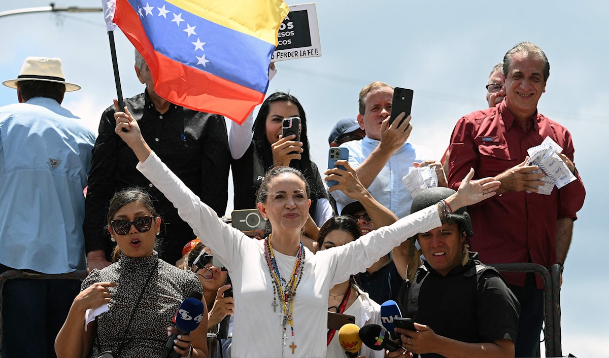 بدأت ماتشادو مسيرتها السياسية في حزب «العمل الديمقراطي» (أ ف ب)