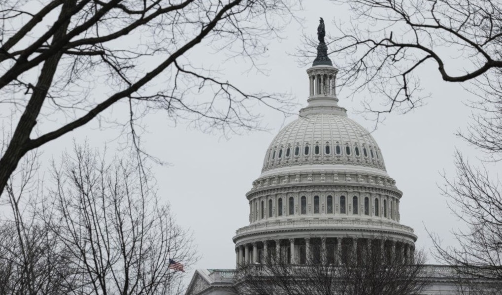 نصت المادة على إلغاء قانون قيصر دون أي قيد أو شرط (من الويب)