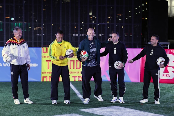 يُعتبر زيدان المرشّح الأوفر حظاً لخلافة ديدييه ديشان (أ ف ب)