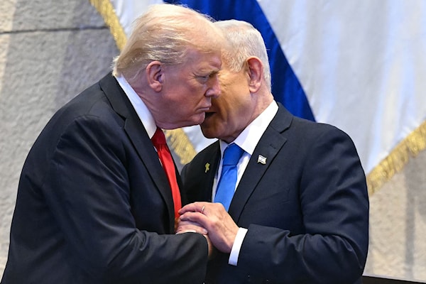 جاء خطابا نتنياهو وترامب أمام «الكنيست»، عبارة عن مضبطة اتهام بحق الرجلين وحكومتيهما (أ ف ب)