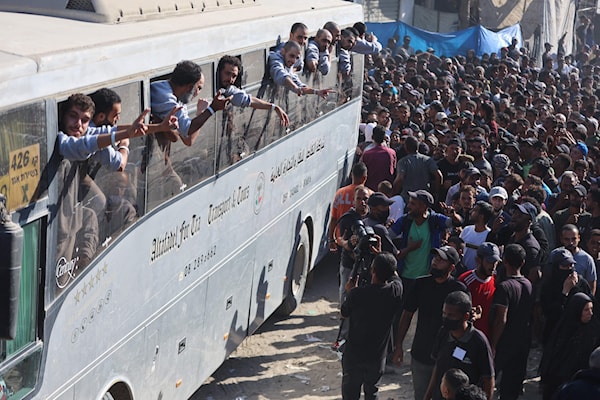 استقبال حافل للأسرى المحرّرين في قطاع غزة (أ ف ب)