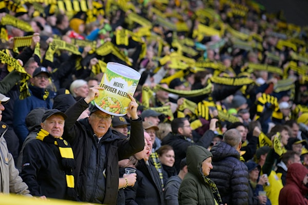 أفاد نادي دورتموند أنه كلّف شركة تدقيق خارجية بالتحقيق (أ ف ب)