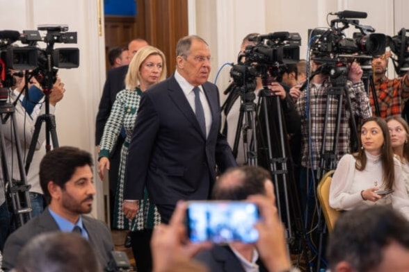 تكتفي موسكو بممارسة ضغوط دبلوماسية للدفع في اتجاه إنهاء «إراقة الدماء» (من الويب)