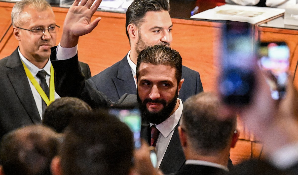 مصدر «فرانس برس»: الشرع سوف يطلب من بوتين تسليم كل من ارتكب جرائم حرب وموجود في روسيا (أ ف ب)