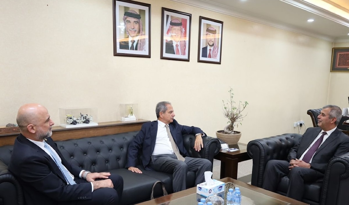 أكد الخرابشة أن خطوط الربط من جهة الأردن جاهزة بالكامل (بترا)