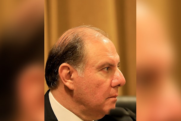 خلافات بيروت تنتقل إلى واشنطن