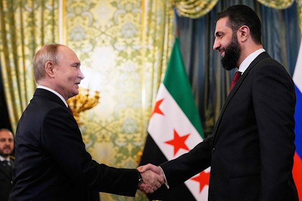 تحليلات تتحدث عن حصول الشرع على «تعهّد» من بوتين بـ«عدم تسليح الفلول» (أ ف ب)