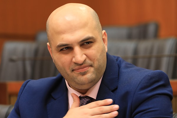 وزير الصحة العامة ركان ناصر الدين خلال جلسة مجلس النواب (هيثم الموسوي)