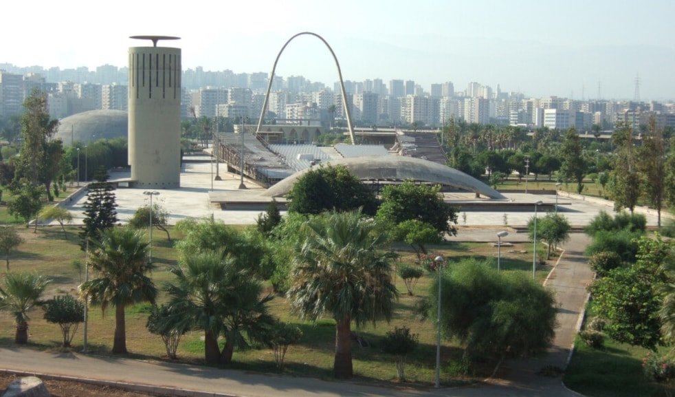 رائحة فساد في معرض رشيد كرامي