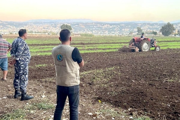 «خُتمت الأراضي المخالفة بالشمع الأحمر، مع منع إعادة زراعتها مجدّداً» (من الويب)