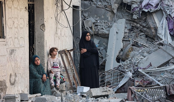 طالب أبو سلمية بـ«قوافل طبية مستدامة لإنقاذ ما يمكن إنقاذه من أرواح المدنيين» (أ ف ب)