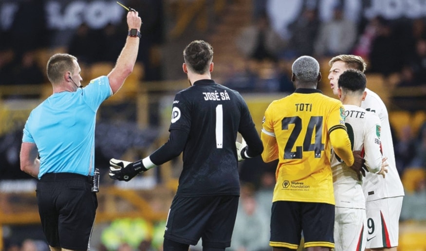 حصلَ تشيلسي على أكبر عدد من البطاقات الحمراء في الدوريات الأوروبية الكبرى هذا الموسم (أ ف ب)