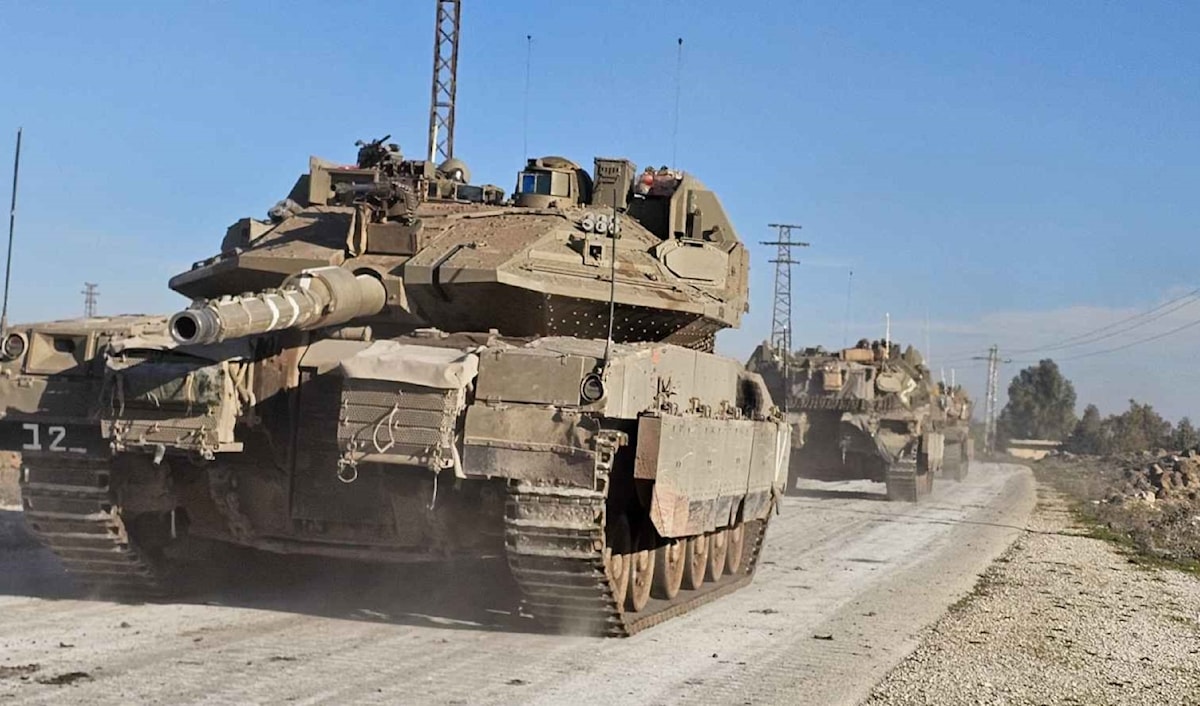 قوات إسرائيلية تعتقل ثلاثة شبان خلال عملية اقتحام (من الويب)