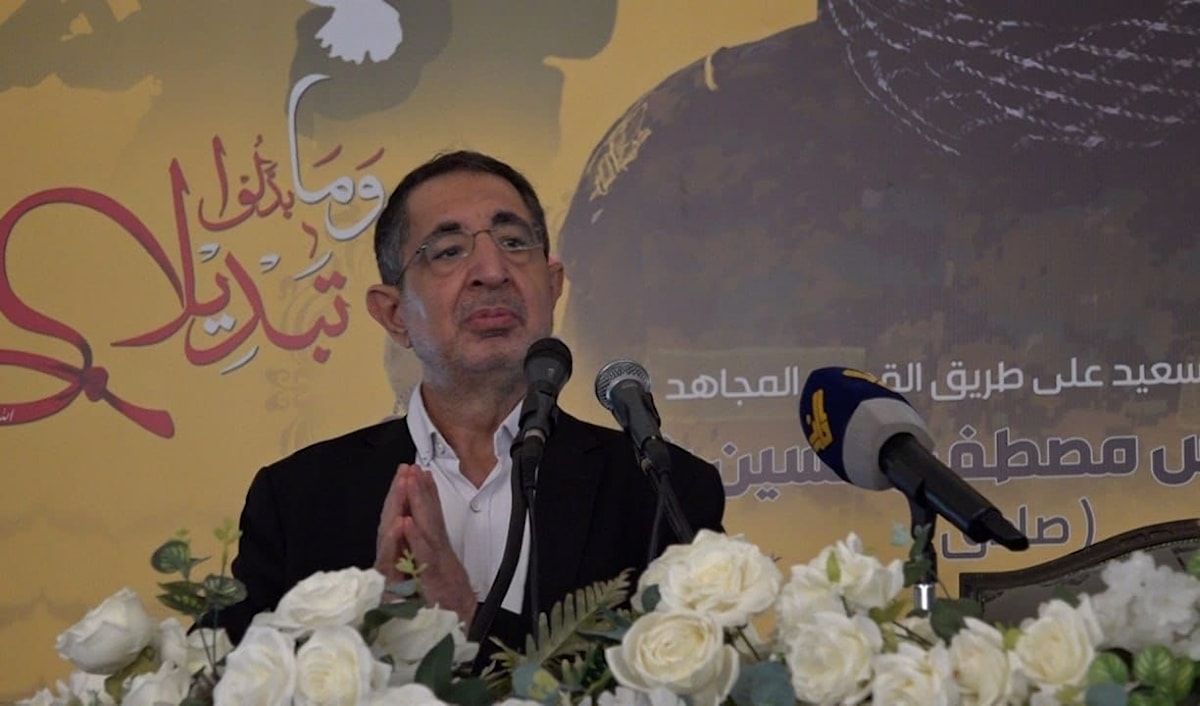 أكد الحاج حسن رفضه لأن يكون لبنان ساحةً مفتوحة لتدخلات الخارج (من الويب)