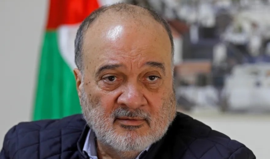 طالب القدوة الرئيس الفلسطيني بقبول عودته إلى الإطار الشرعي للحركة (من الويب)