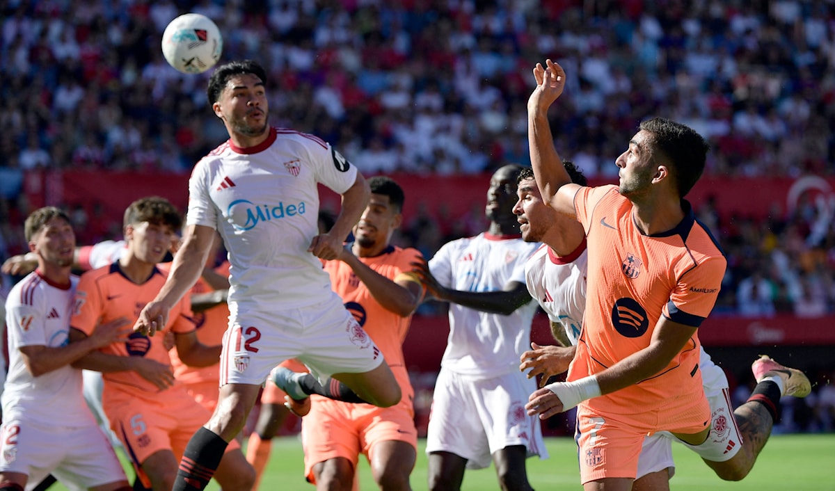 بهذه الخسارة، تنازلَ حامل اللقب عن المركز الأول لصالح غريمه التقليدي ريال مدريد.