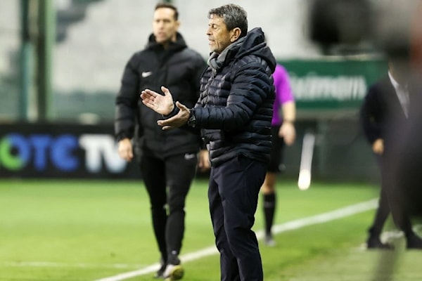 أقيل يانيس بيتراكيس بعد ساعات من إقالة نجله يورغوس (ويب)