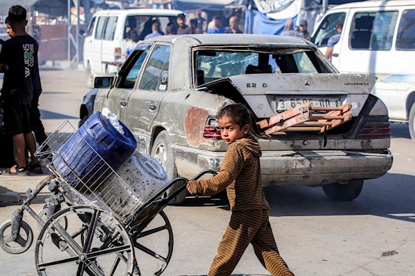 تركّزت المفاوضات على الجوانب المتعلّقة بوقف إطلاق النار، وخرائط انسحاب الاحتلال، وتبادل الأسرى (أ ف ب)