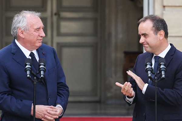 كانت مهمّة ليكورنو، مثل سلفَيه بارنييه وبايرو، هي تمرير موازنة عام 2026 التي تلبّي إملاءات رأس المال الفرنسي والمفوضية الأوروبية (أ ف ب)